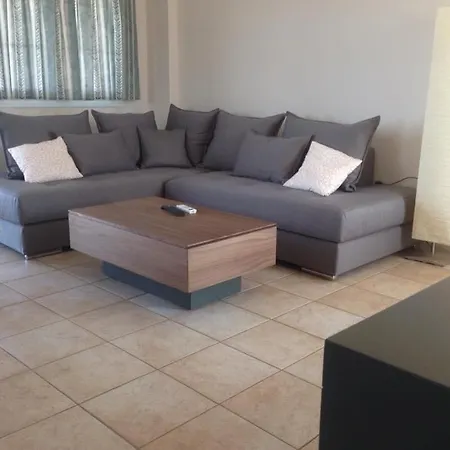 Lakis Apartment *