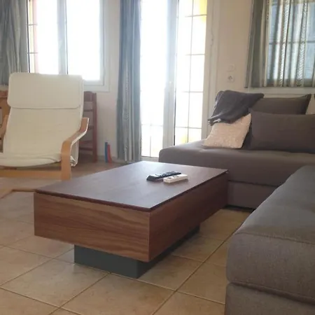 Lakis Apartment