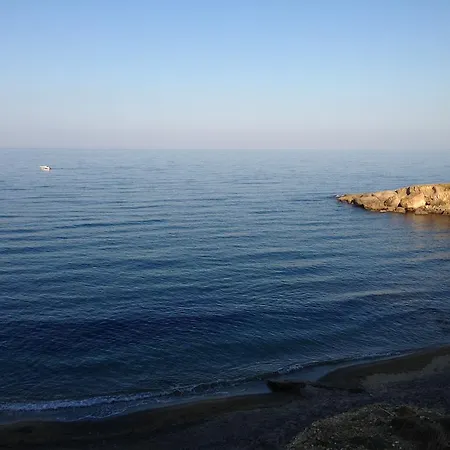Lakis *