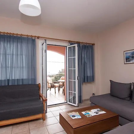 Lakis Apartment *