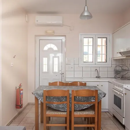 Apartment Lakis *