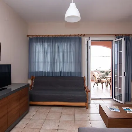 Lakis Apartment
